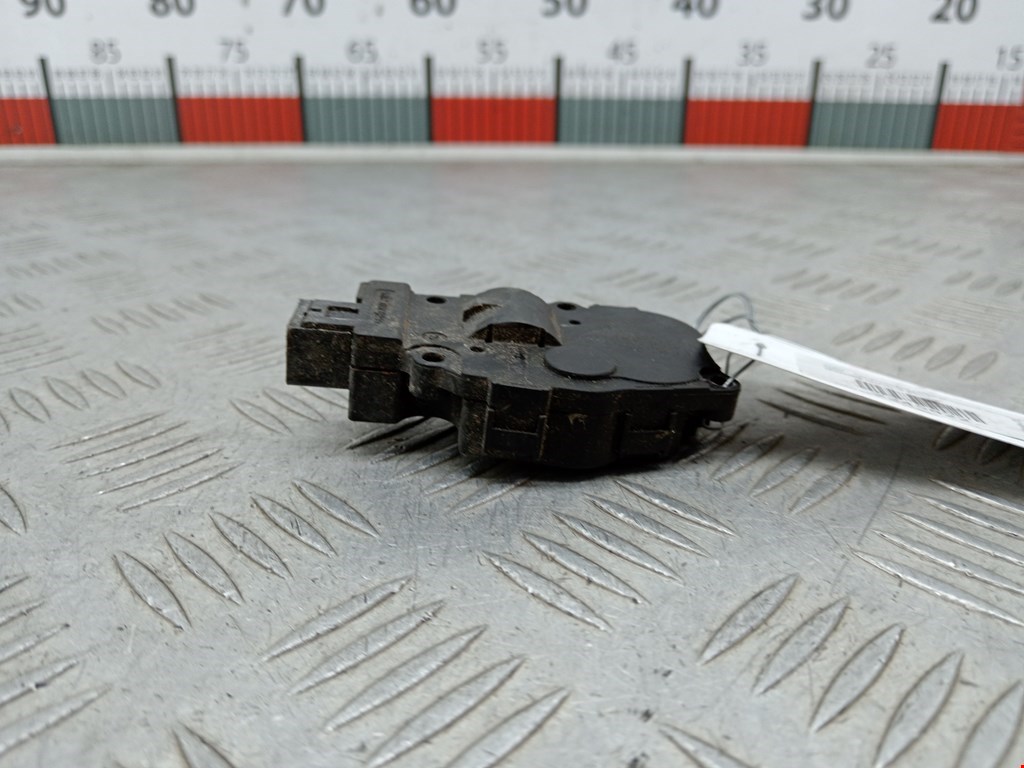 Моторчик заслонки печки BMW X5 E70 2007-2013