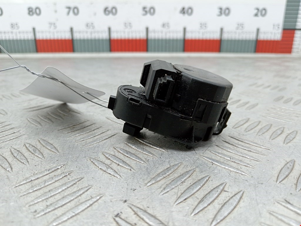 Моторчик заслонки печки BMW 7er 7 серия E65/E66 2001-2008