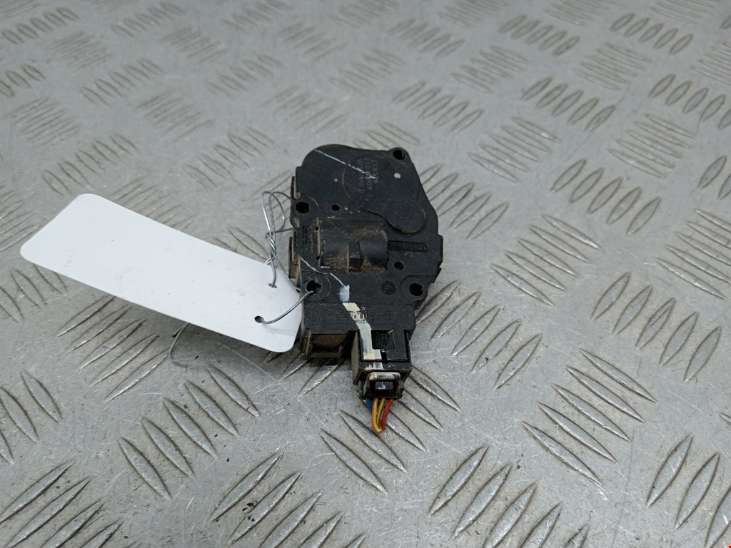 Моторчик заслонки печки BMW X5 E70 2007-2013