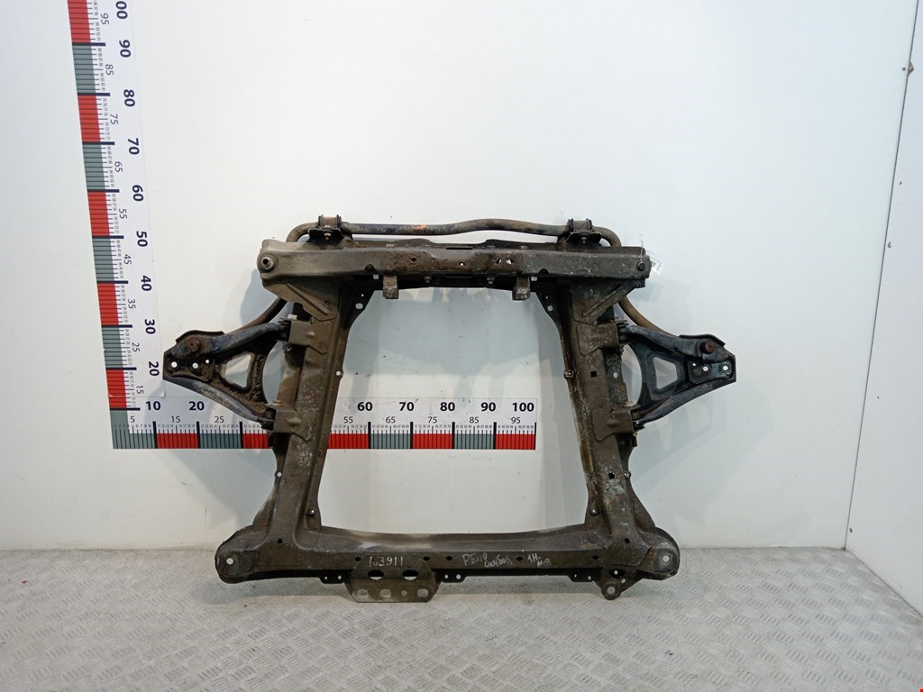 Балка передняя подрамник Renault Symbol (1) (1999-2008)