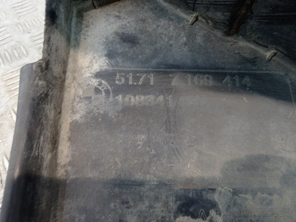 Локер (подкрылок) передний правый BMW X5 E53 1999-2006