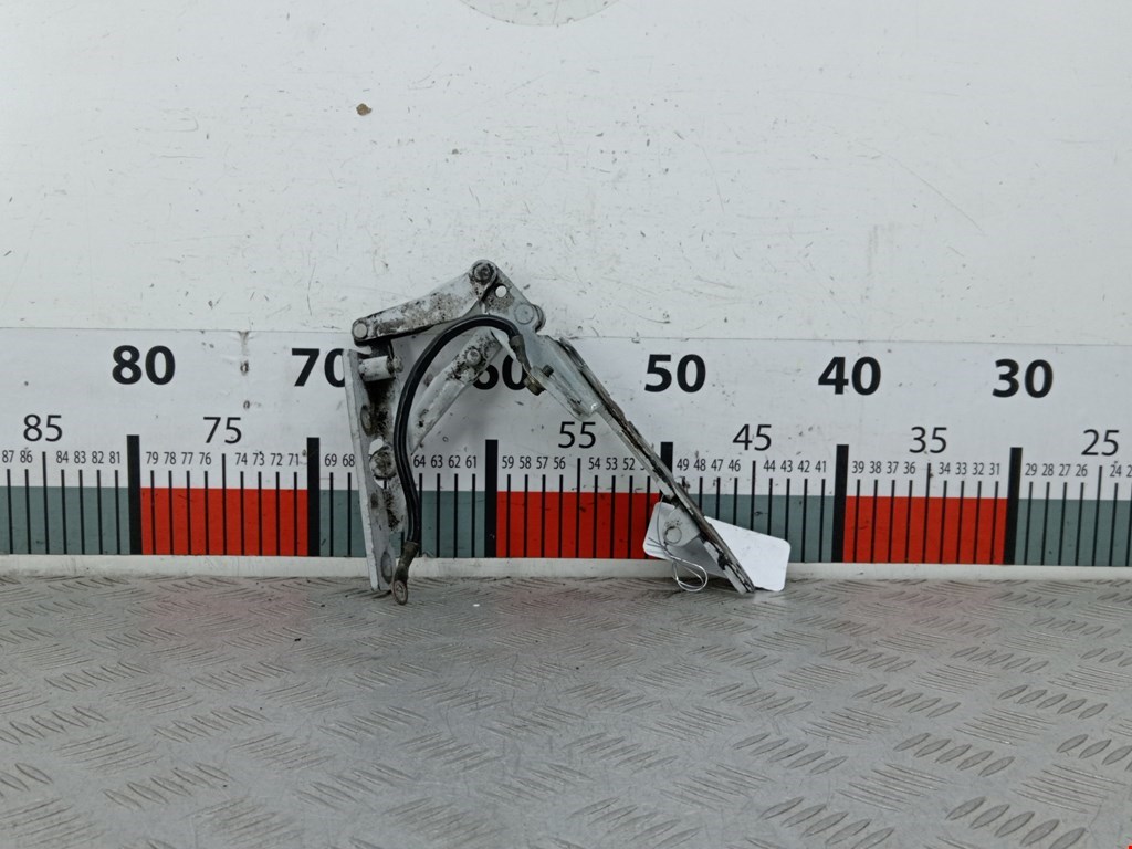 Петля капота левая/правая BMW 7er 7 серия E38 1994-2001