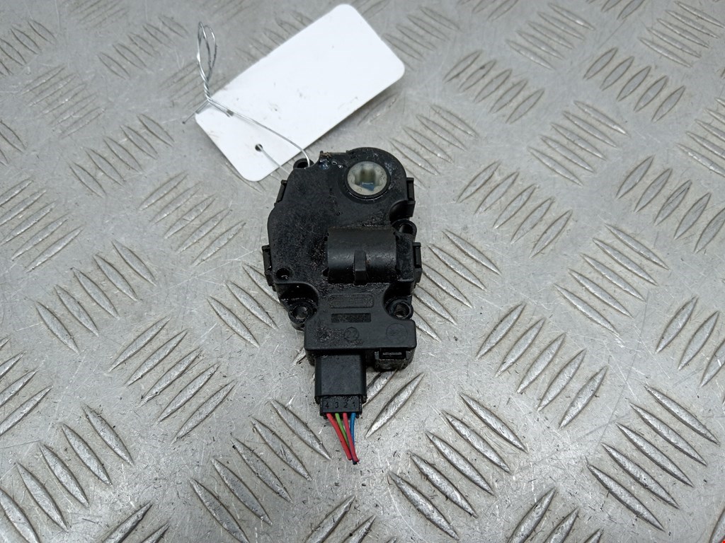 Моторчик заслонки печки BMW X5 E70 2007-2013