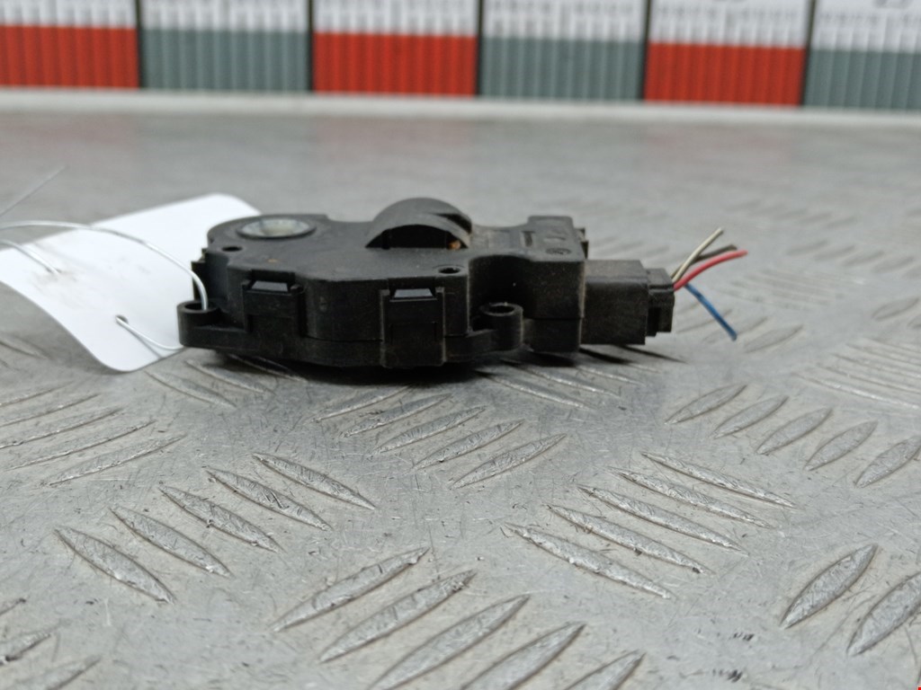 Моторчик заслонки печки BMW X5 E70 2007-2013