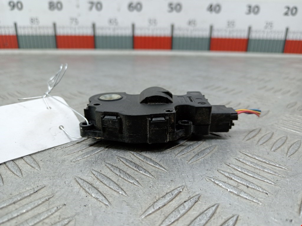 Моторчик заслонки печки BMW X5 E70 2007-2013