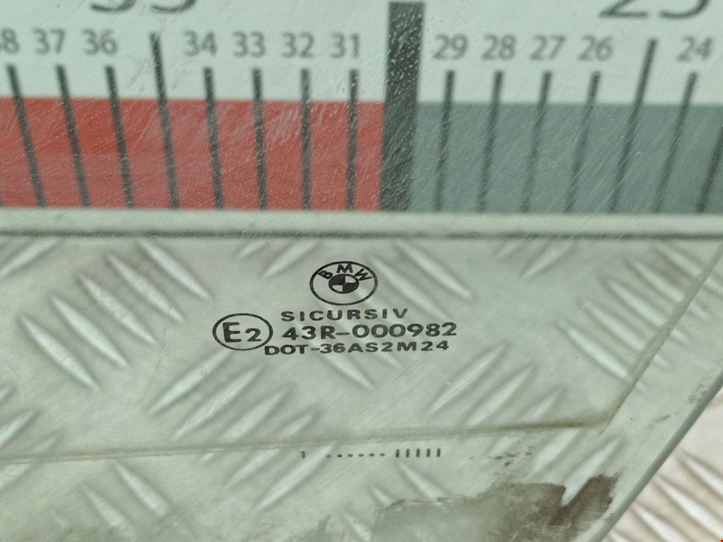 Стекло двери переднее левое BMW 5er 5 серия E39 1995-2004