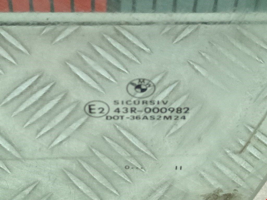 Стекло двери переднее левое BMW 5er 5 серия E39 1995-2004