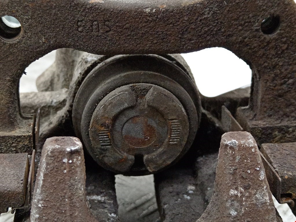 Суппорт задний правый PEUGEOT 307 2001-2008