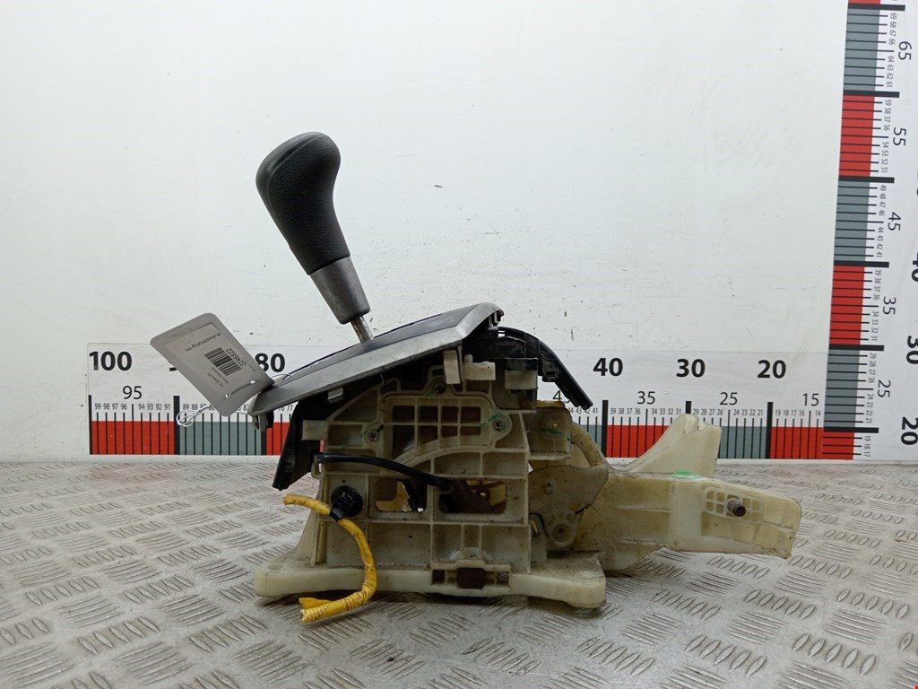 Кулиса (селектор) АКПП/МКПП в салоне KIA Rio III 2011-2017