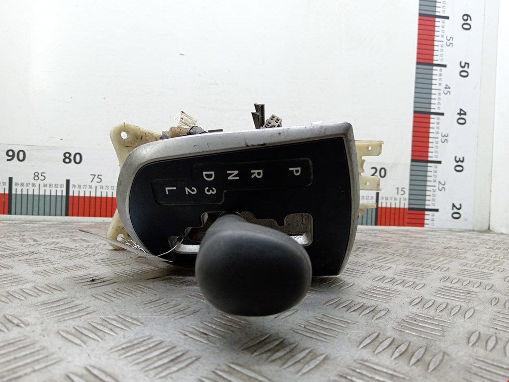 Кулиса (селектор) АКПП/МКПП в салоне KIA Rio III 2011-2017