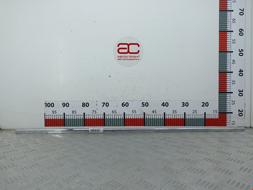 Накладка декоративная (молдинг) двери передней правой Volkswagen Passat 6 (2005-2010)