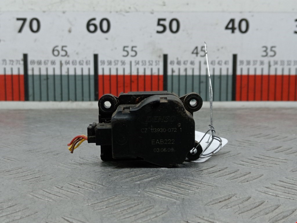 Сервопривод (электропривод моторчик привода) заслонки печки BMW 1-Series (E81/E82/E87/E88) (2004-2014)