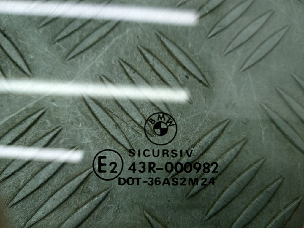 Стекло двери переднее левое BMW 5er 5 серия E39 1995-2004