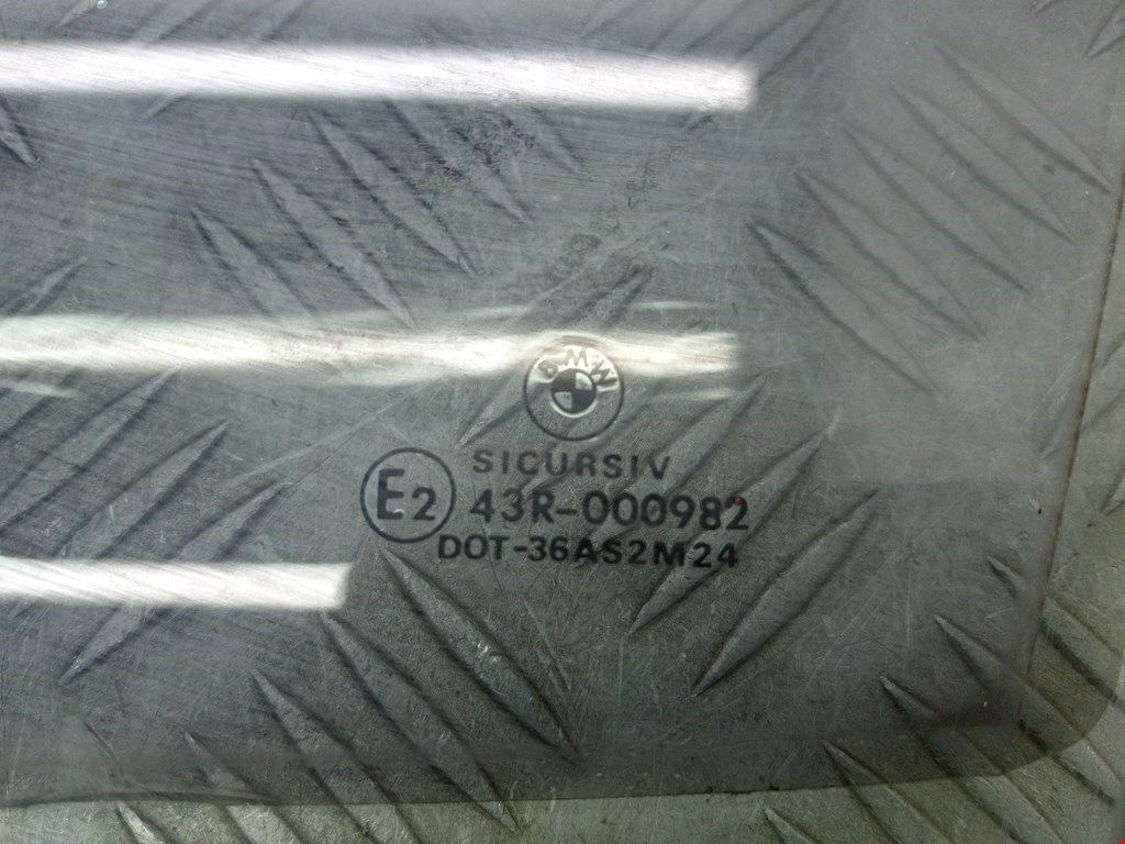 Стекло двери переднее левое BMW 5er 5 серия E39 1995-2004