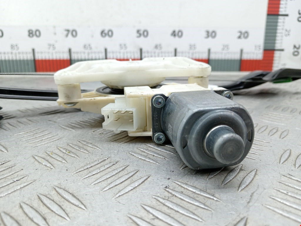 Стеклоподъемник задний левый MERCEDES-BENZ C-Class C-klasse W204 2007-2015