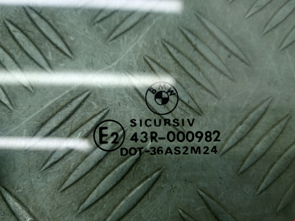 Стекло двери переднее левое BMW 5er 5 серия E39 1995-2004