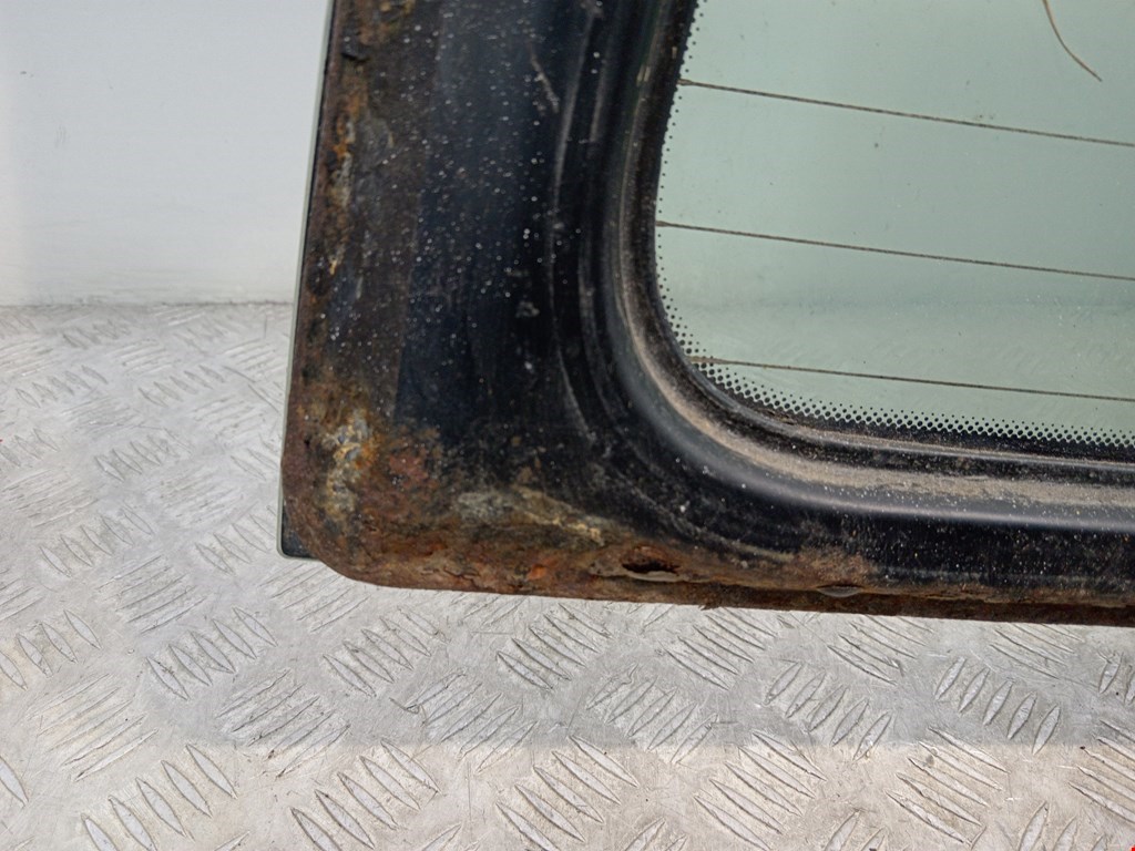 Стекло заднее BMW 5er 5 серия E39 1995-2004