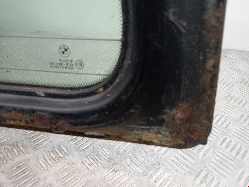 Стекло заднее BMW 5er 5 серия E39 1995-2004