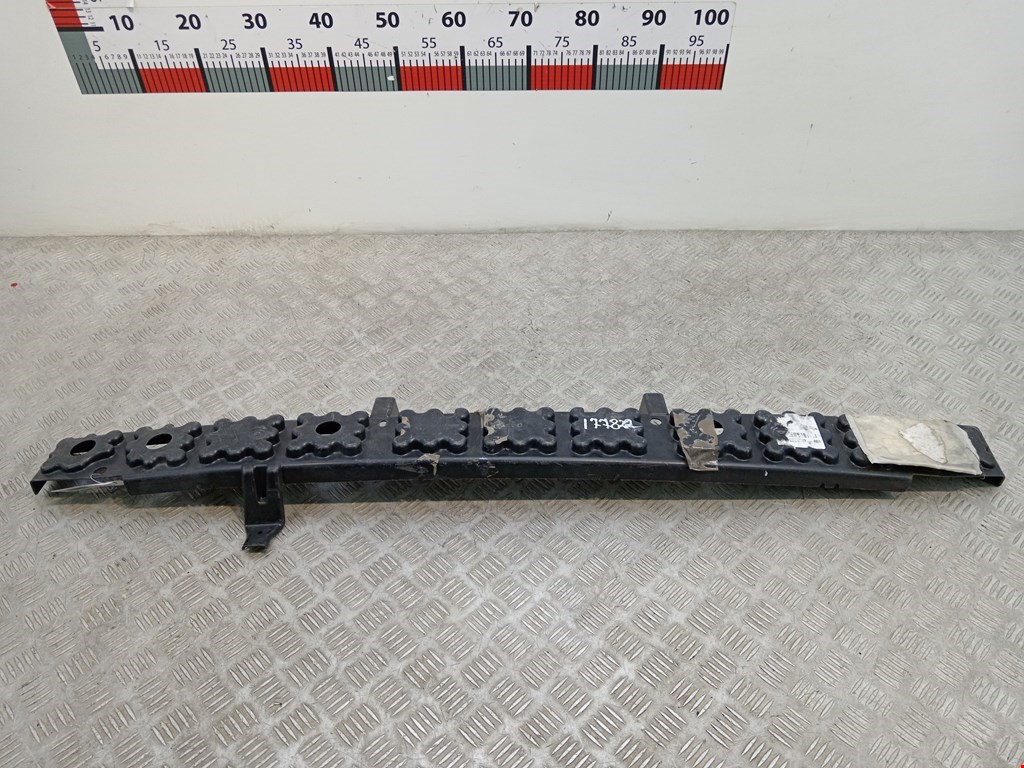 Усилитель переднего бампера (передний) CHRYSLER Voyager IV RG 2001-2007