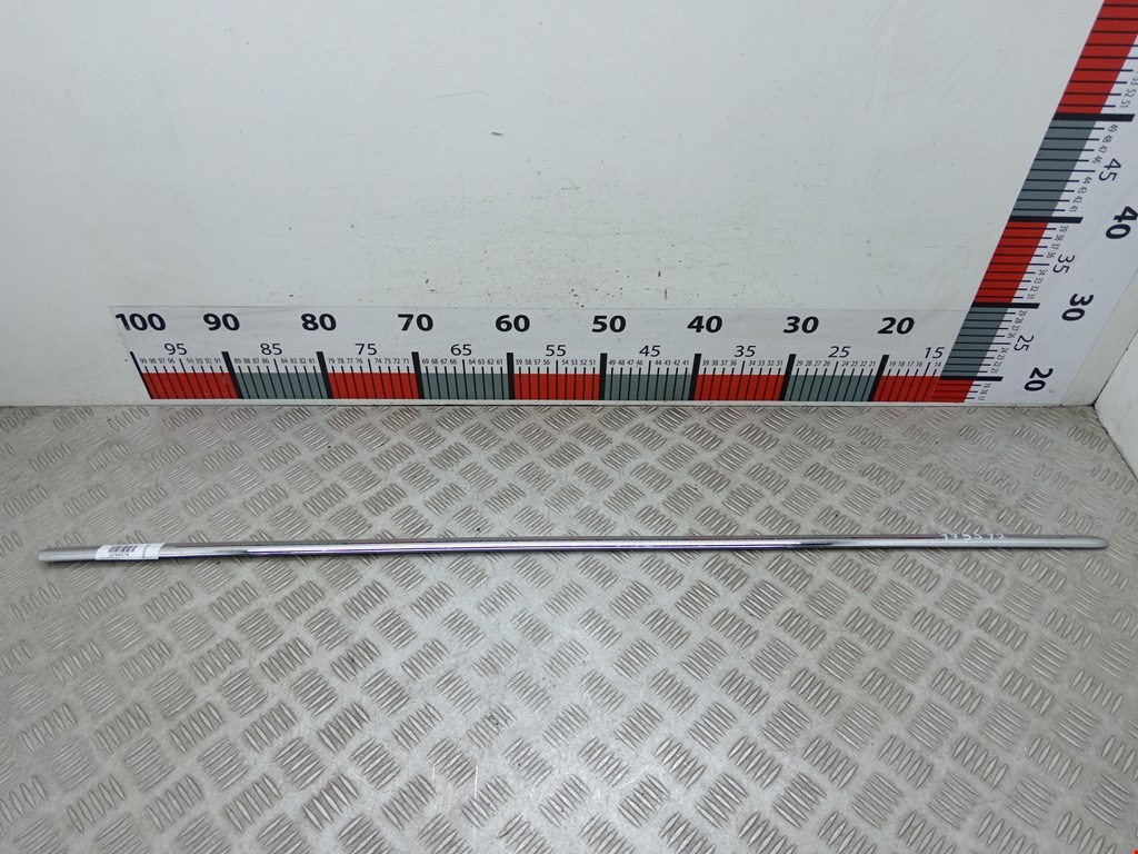 Накладка (молдинг) двери передней левой Volkswagen Passat 6 (2005-2010)