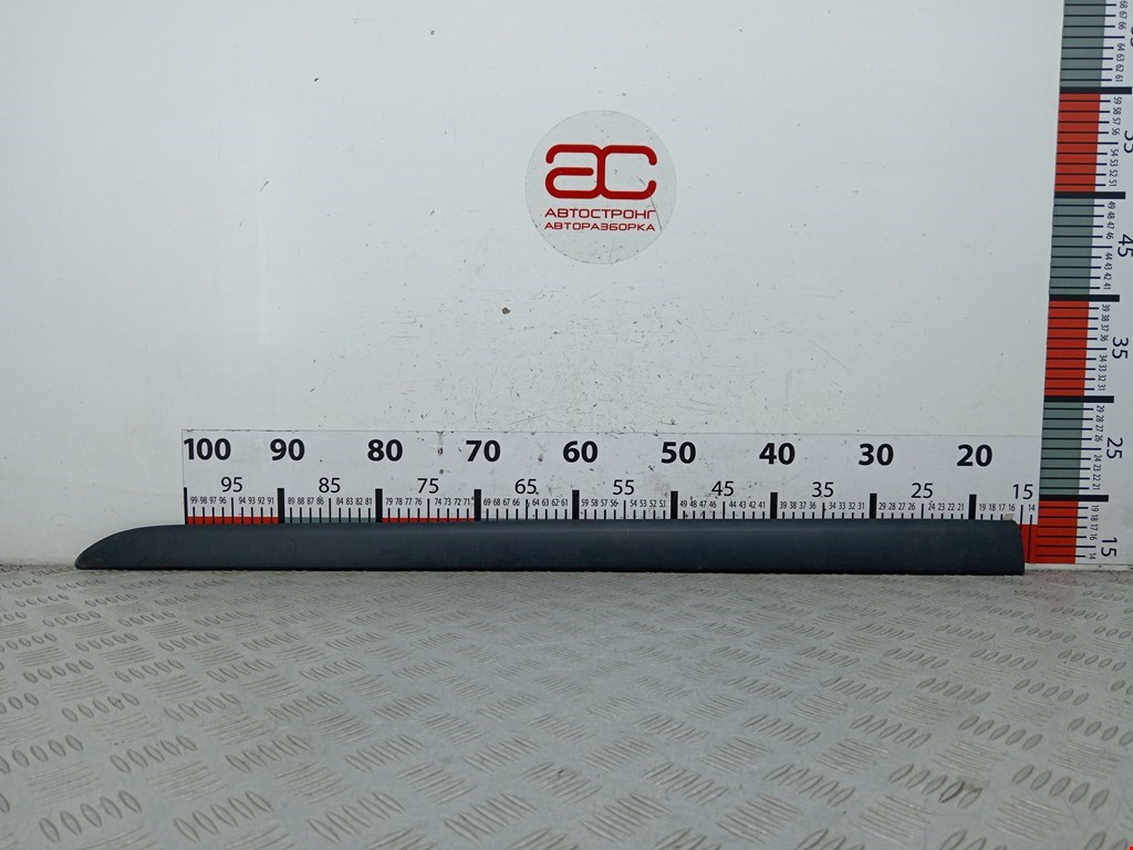 Накладка декоративная (молдинг) двери передней левой Skoda Fabia 2 (5J) (2007-2014)