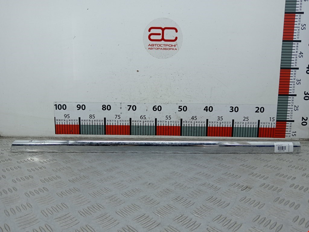 Накладка декоративная (молдинг) двери передней правой Volkswagen Transporter (T6) (2015-2022)