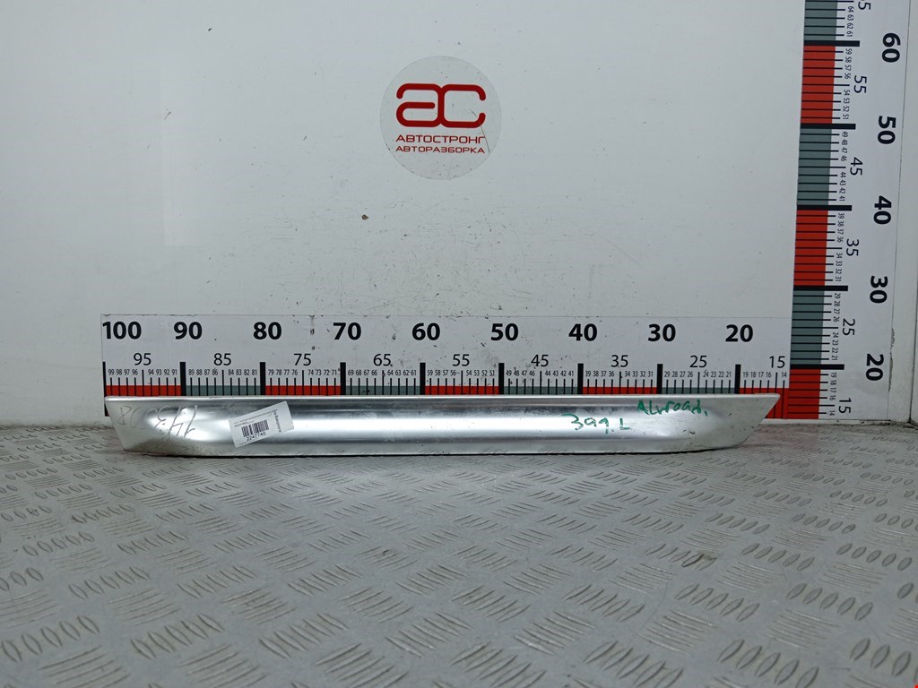 Накладка декоративная (молдинг) двери задней левой Audi A6 C5 Allroad (2000-2006)