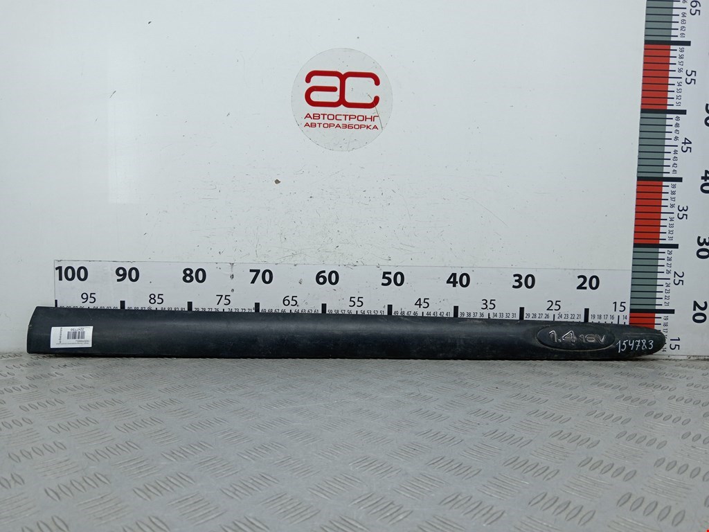 Накладка декоративная (молдинг) двери передней правой Renault Symbol (1) (1999-2008)