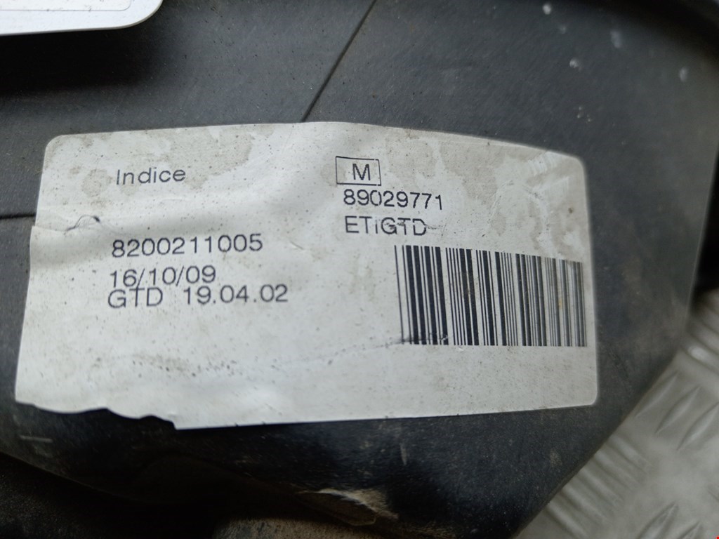 Фара левая RENAULT Logan 2005-2014