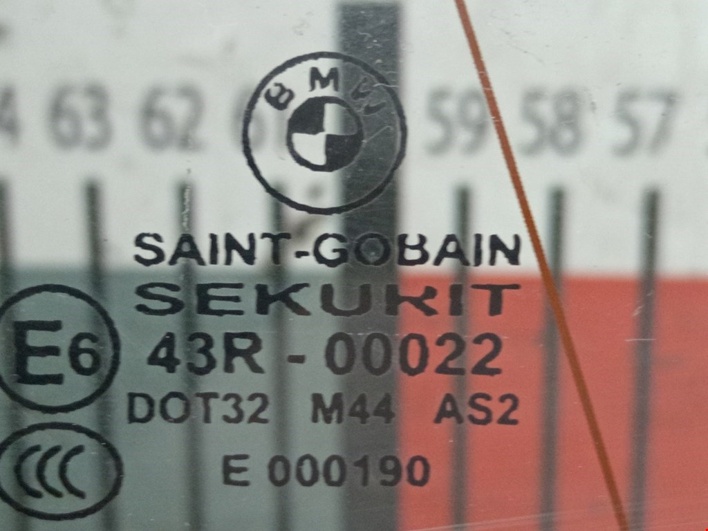 Стекло кузовное глухое левое BMW X5 E53 1999-2006