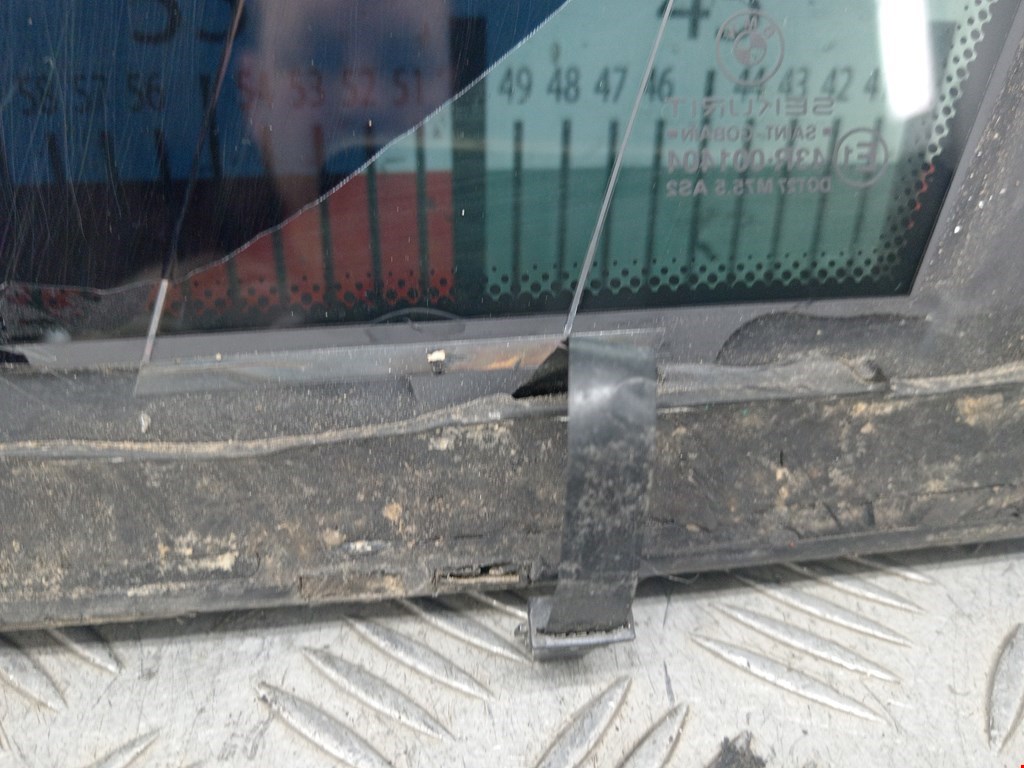 Стекло кузовное глухое левое BMW X5 E53 1999-2006