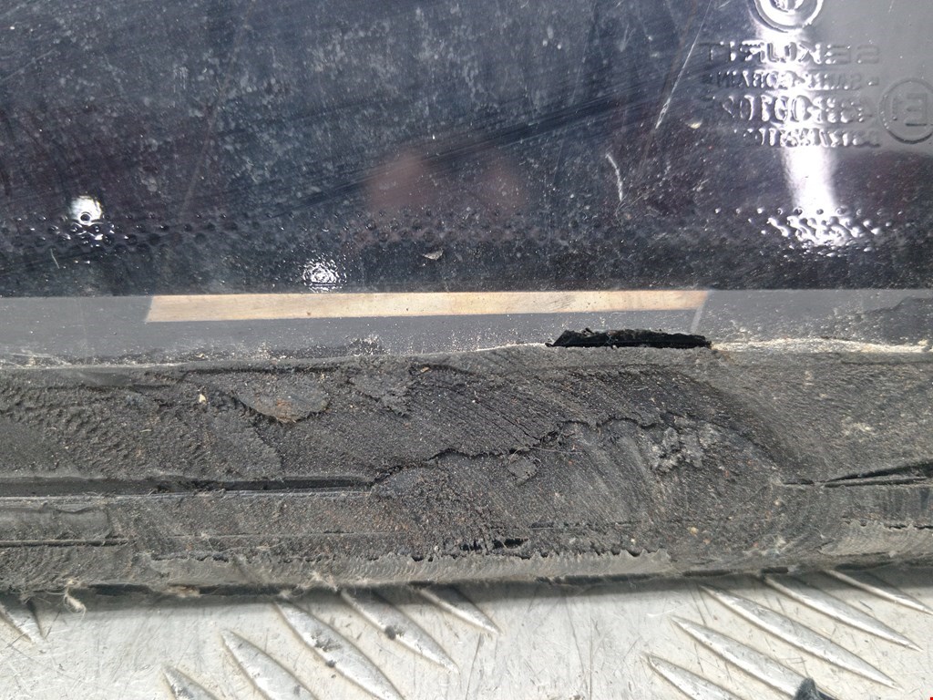 Стекло кузовное глухое левое BMW X5 E53 1999-2006