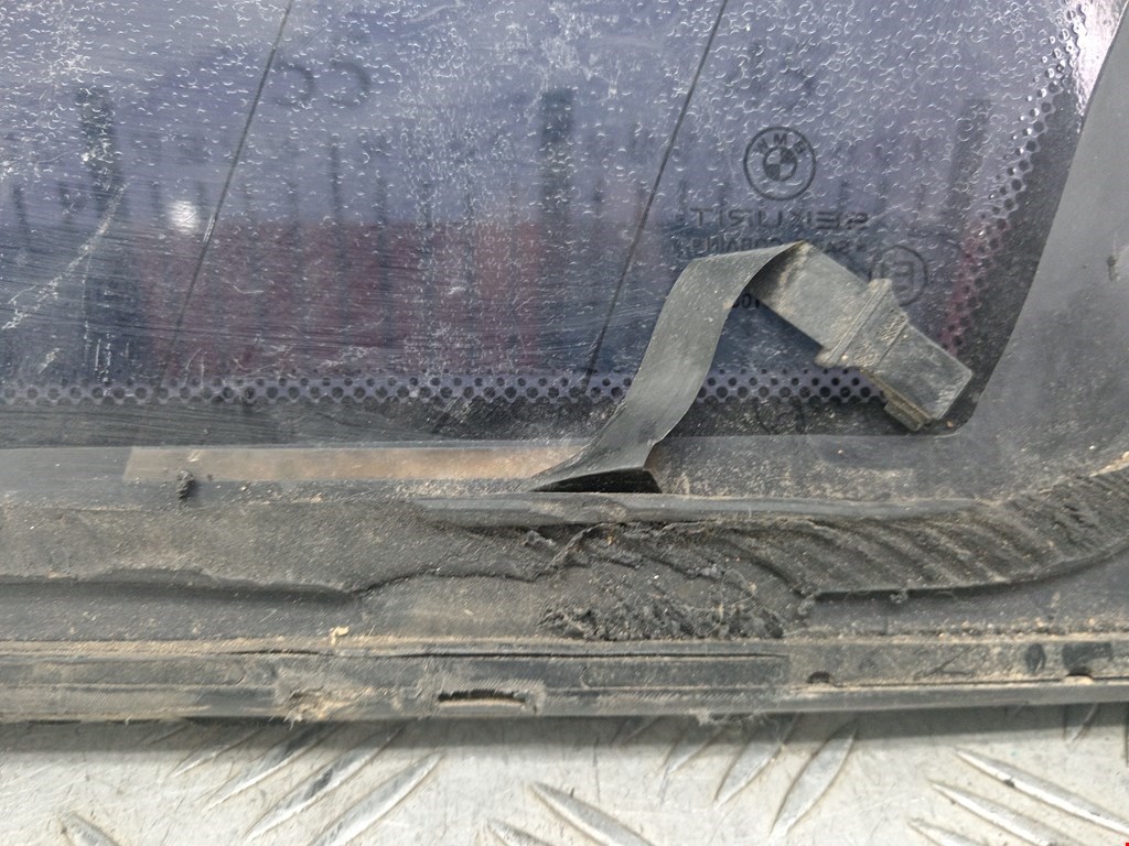 Стекло кузовное глухое левое BMW X5 E53 1999-2006