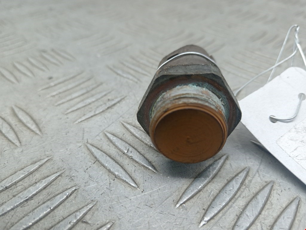 Датчик температуры (охлаждающей жидкости) VOLKSWAGEN Golf III 1991-1997