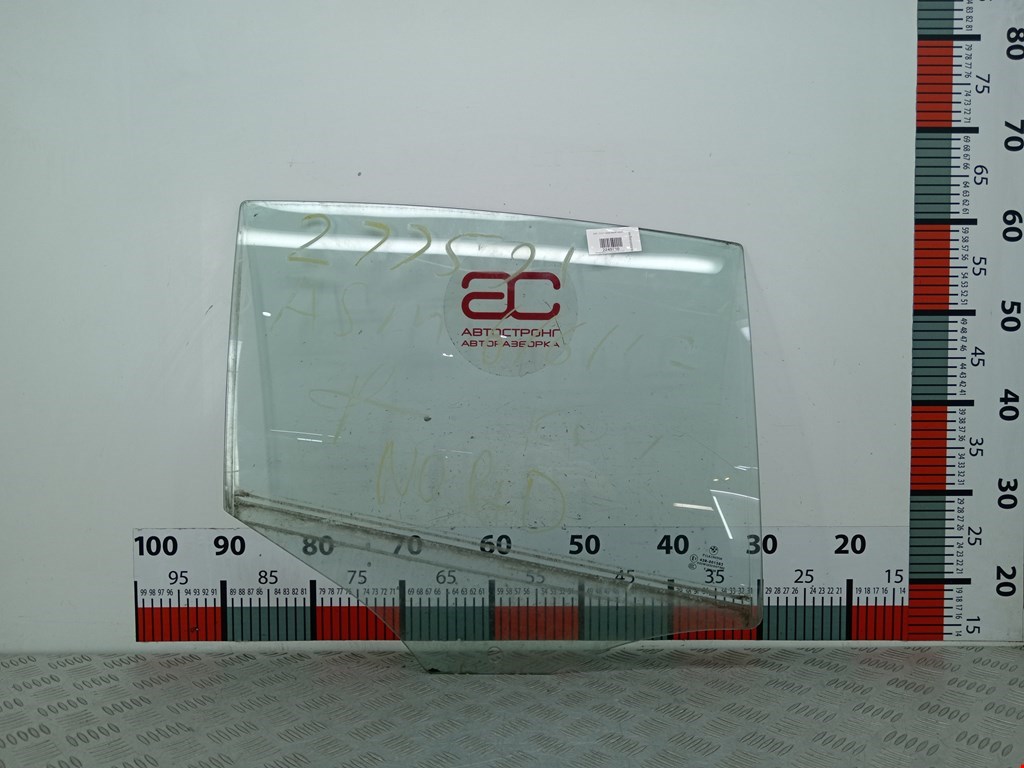 Стекло двери заднее правое BMW 1er E81\E87 2004-2011