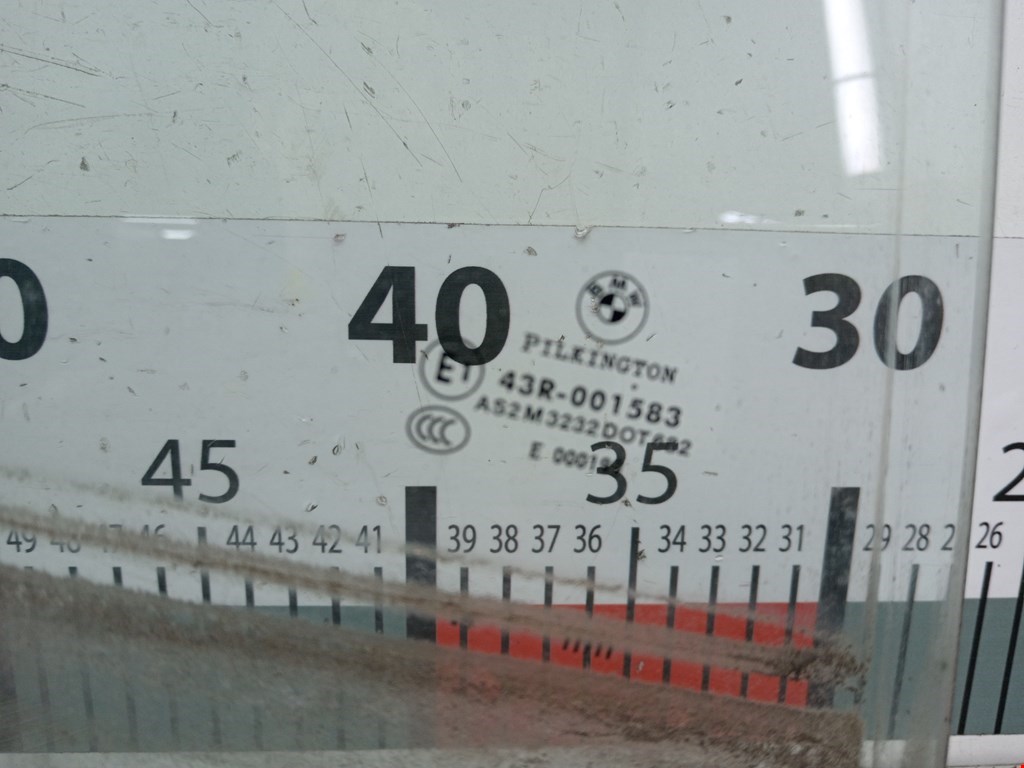 Стекло двери заднее правое BMW 1er E81\E87 2004-2011