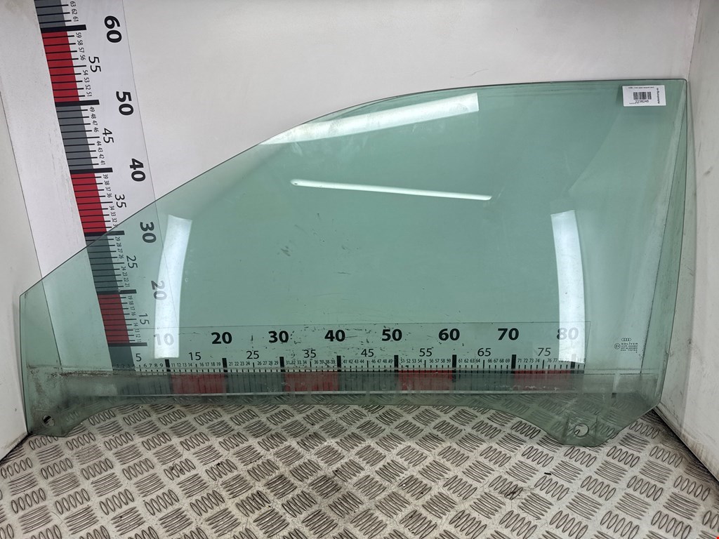 Стекло двери переднее левое AUDI A3 8L 1996-2003