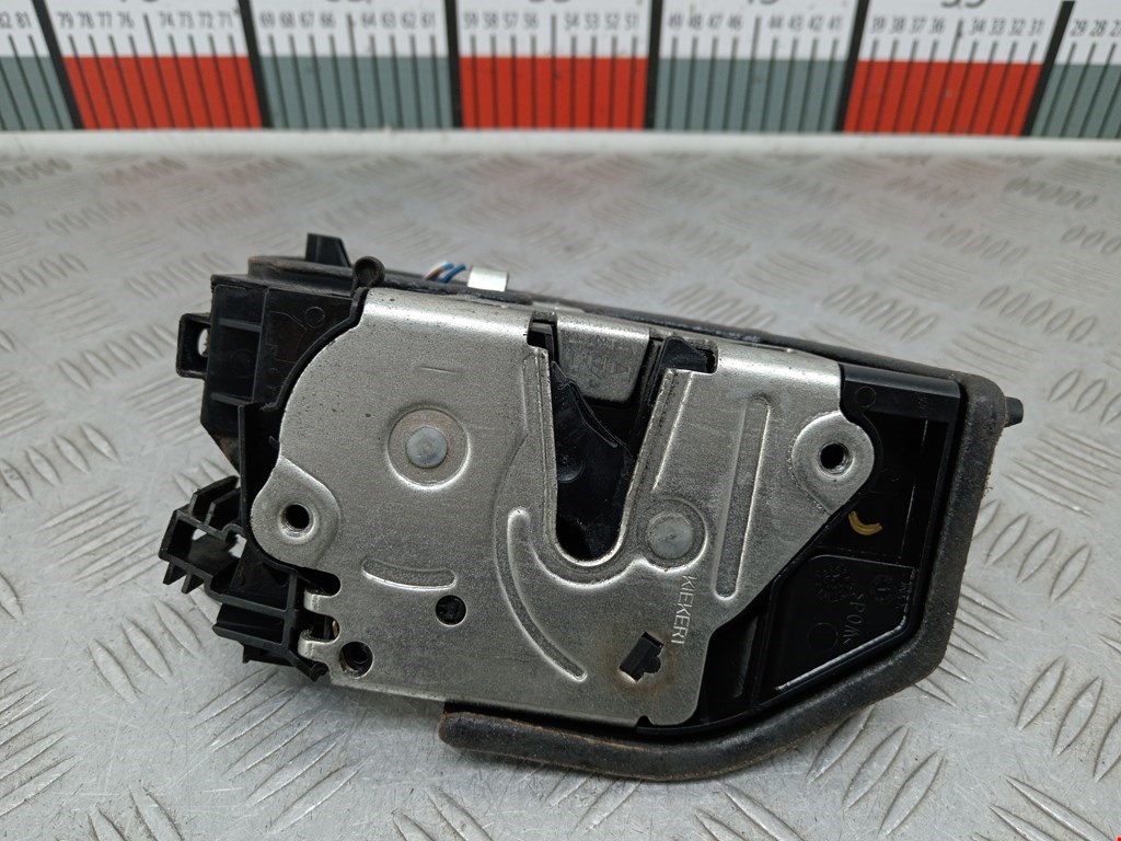 Замок двери задней правой BMW 5er 5 серия E60/E61 2003-2010