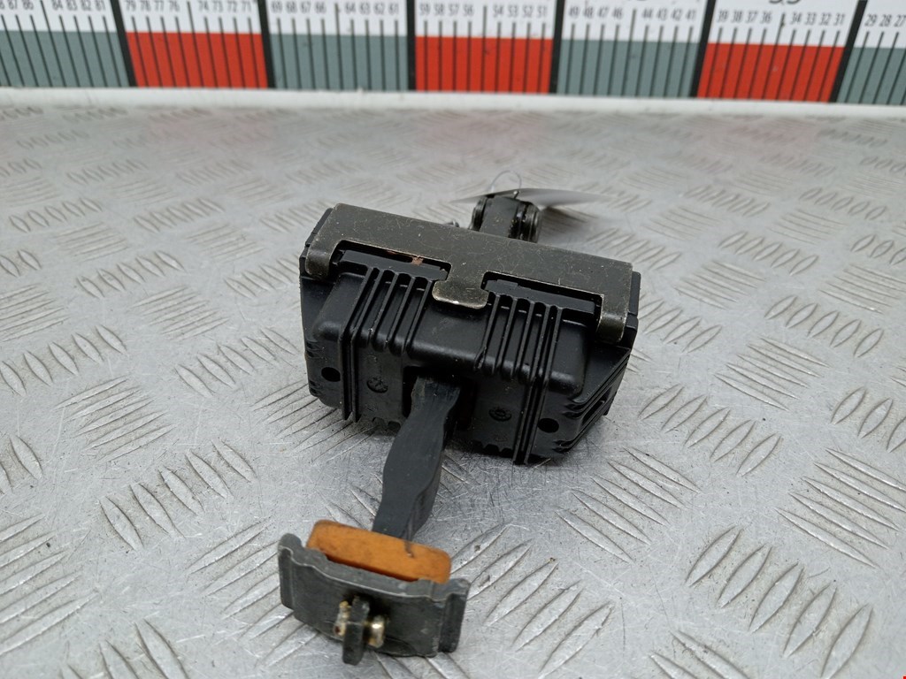 Ограничитель открывания двери BMW 5er 5 серия E60/E61 2003-2010