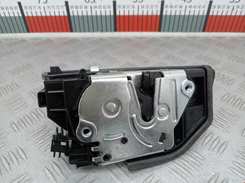 Замок двери задней правой BMW 5er 5 серия E60/E61 2003-2010