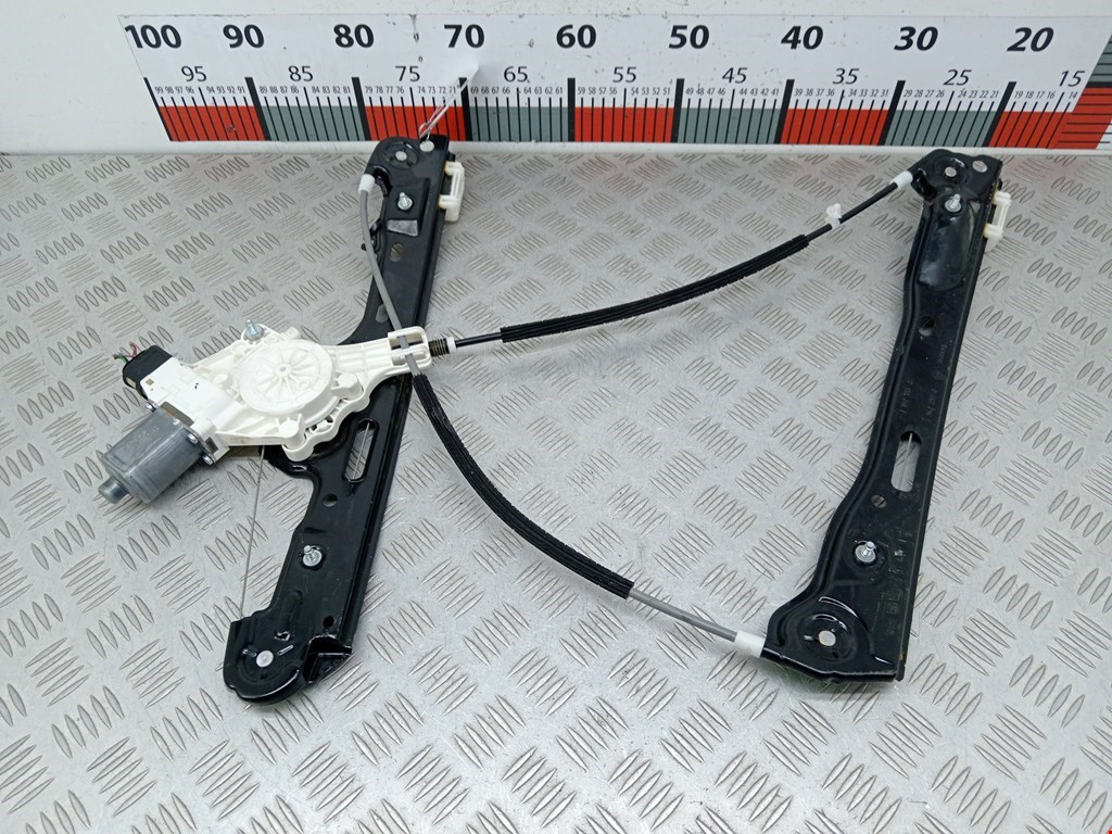 Стеклоподъемник передний правый BMW 1er E81\E87 2004-2011