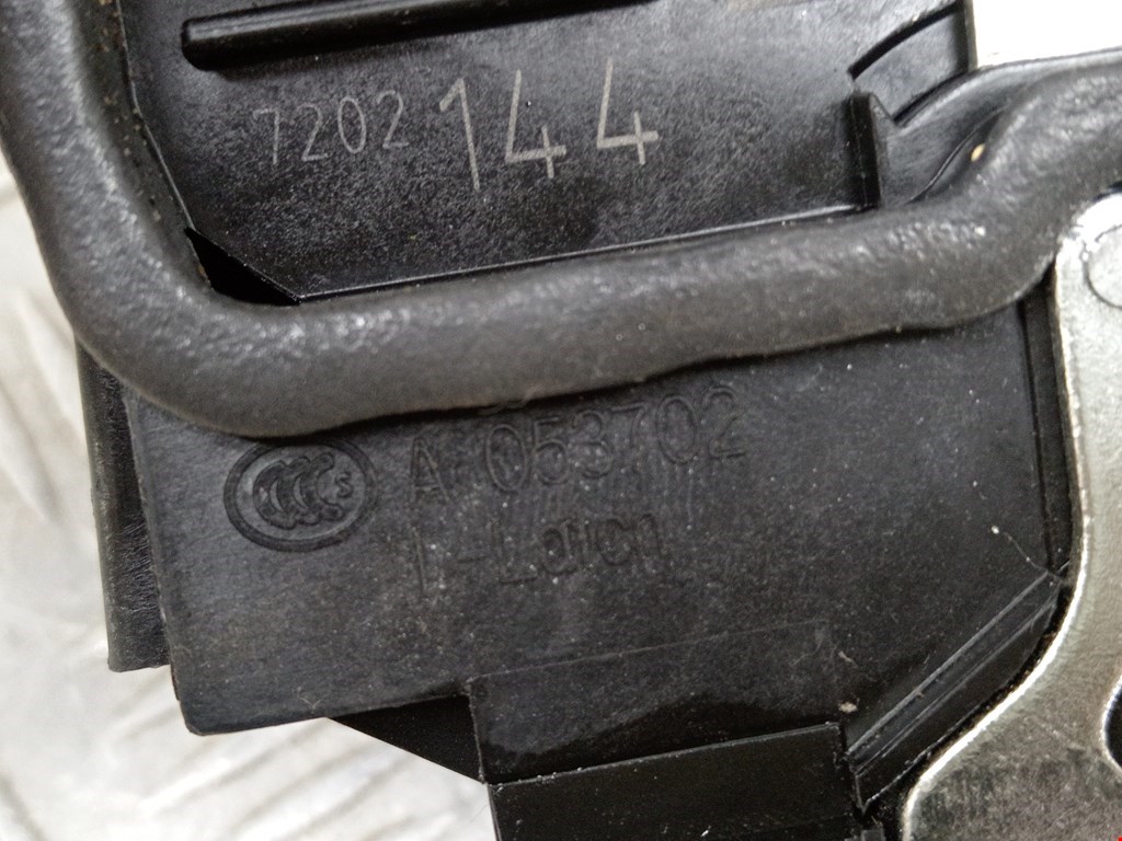 Замок двери передней правой BMW 1er E81\E87 2004-2011