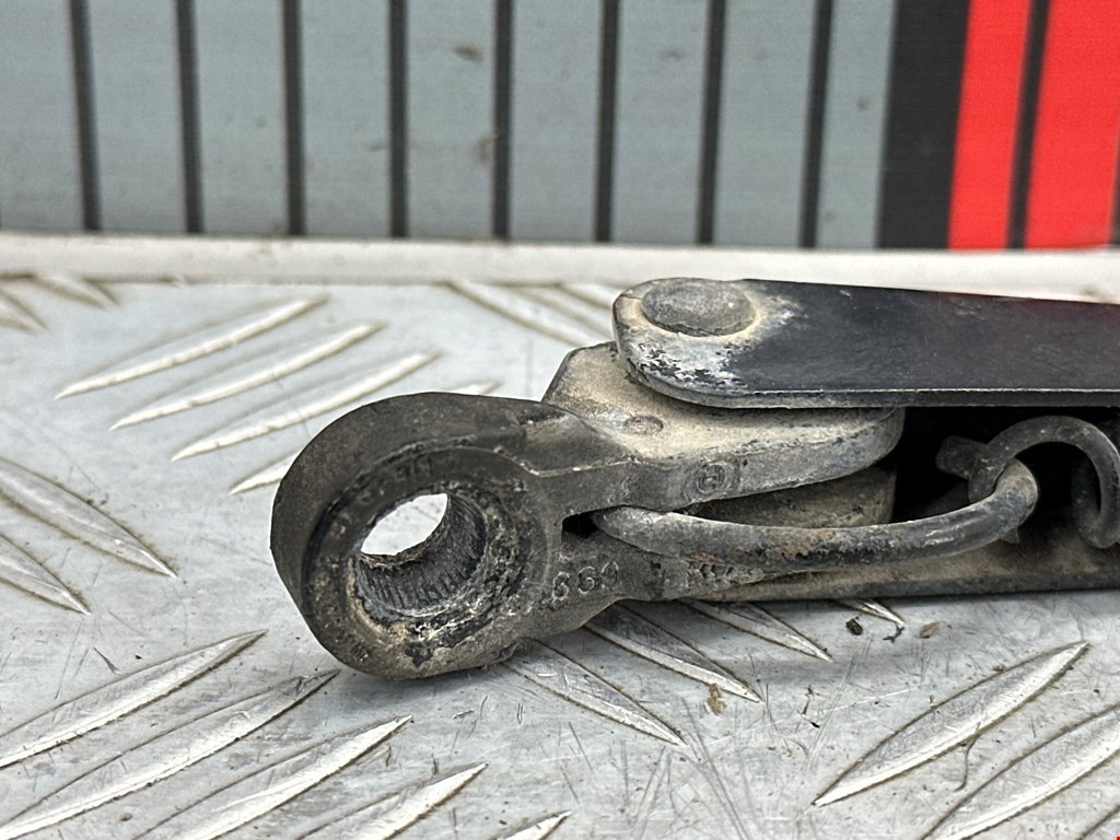 Поводок дворника задний (заднего) MERCEDES-BENZ E-Class W210, S210 1995-2002