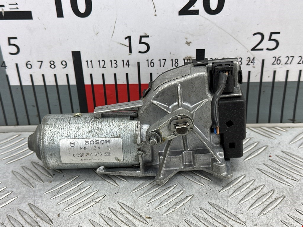 Сервопривод (электропривод моторчик привода) замка крышки багажника Mercedes E-Class (W210) (1995-2003)