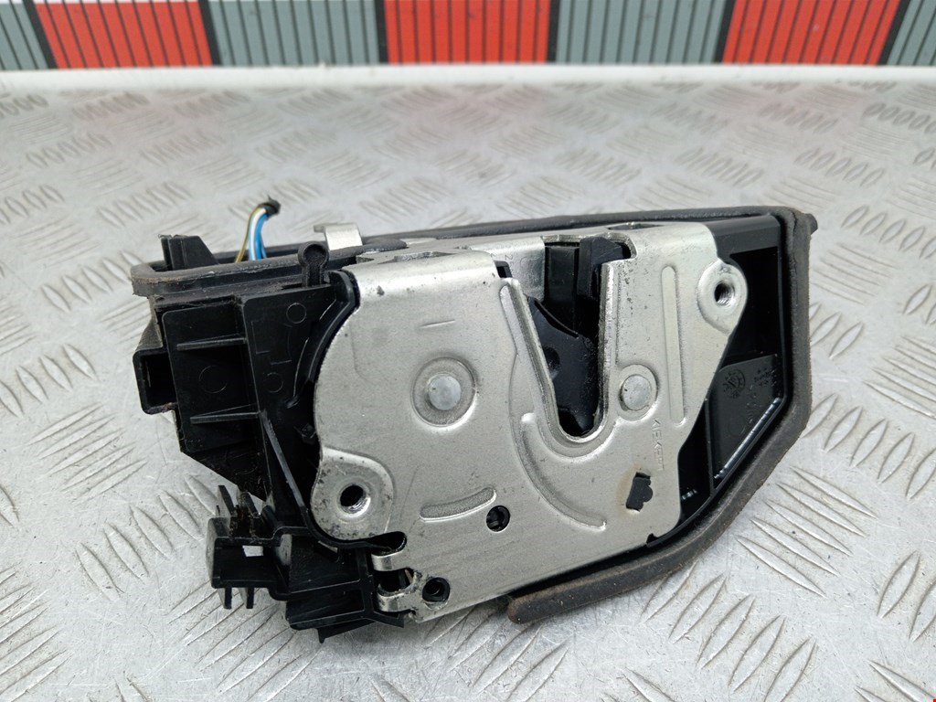 Замок двери задней правой BMW 5er 5 серия E60/E61 2003-2010