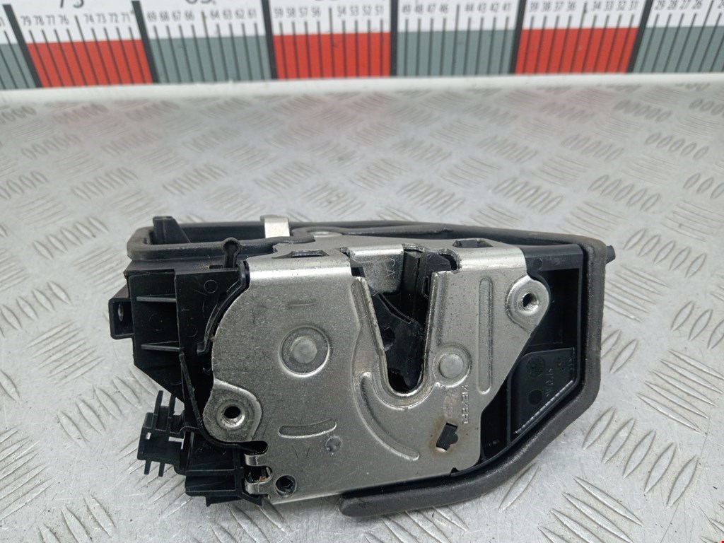 Замок двери задней правой BMW 5er 5 серия E60/E61 2003-2010