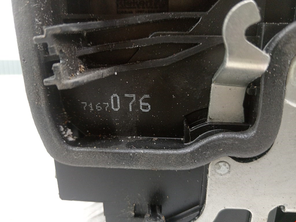 Замок двери задней правой BMW 5er 5 серия E60/E61 2003-2010