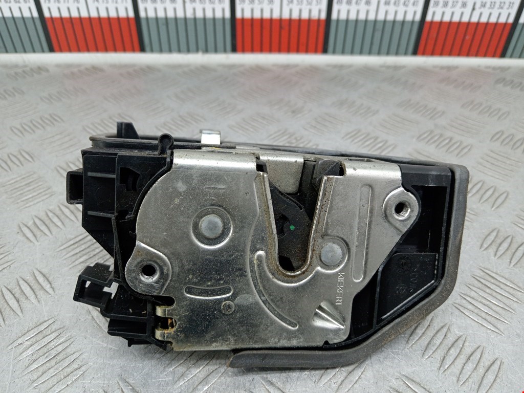 Замок двери задней правой BMW 5er 5 серия E60/E61 2003-2010