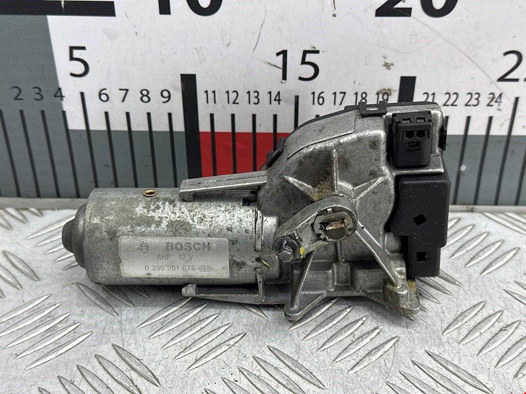 Сервопривод (электропривод моторчик привода) замка крышки багажника Mercedes E-Class (W210) (1995-2003)