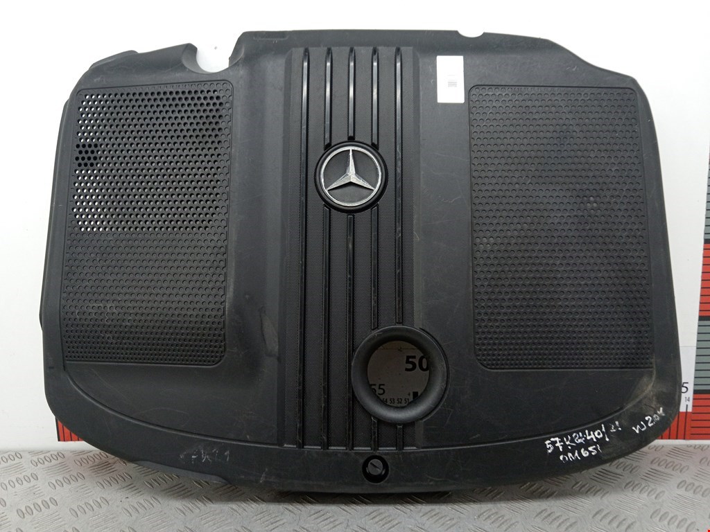 Накладка (крышка) декоративная двигателя Mercedes C-Class (W204) (2006-2015)